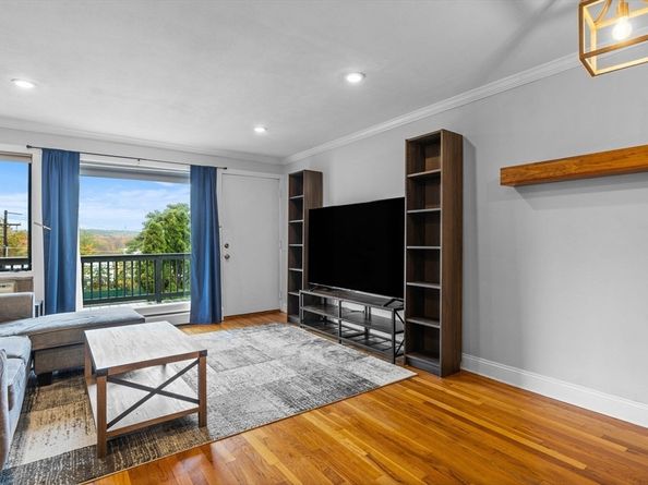 301 Neponset St 17, Norwood MA 02062