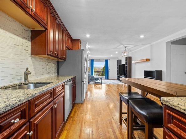 301 Neponset St 17, Norwood MA 02062