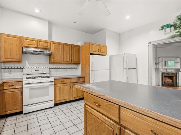 30 Walnut St, Somerville MA 02143