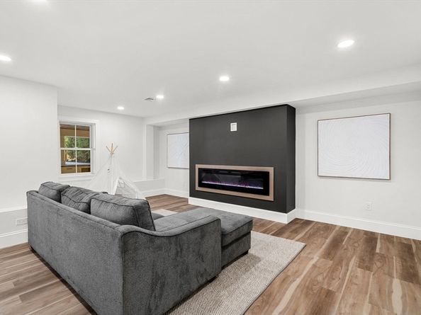 18 Overlook Drive 1, Bedford MA 01730