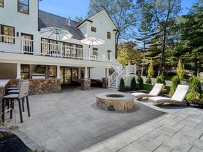 18 Overlook Drive 1, Bedford MA 01730