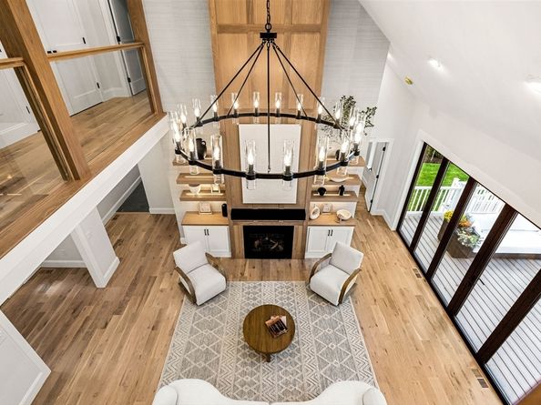 18 Overlook Drive 1, Bedford MA 01730