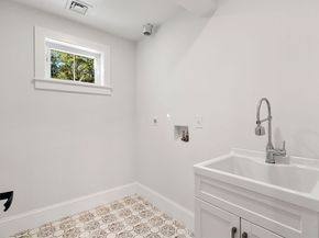 18 Overlook Drive 1, Bedford MA 01730