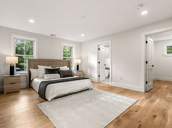 18 Overlook Drive 1, Bedford MA 01730