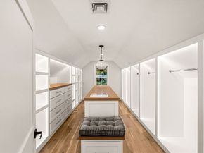 18 Overlook Drive 1, Bedford MA 01730