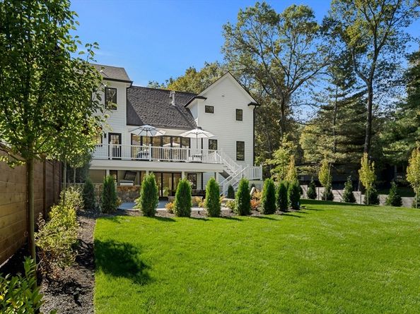 18 Overlook Drive 1, Bedford MA 01730