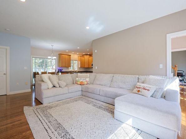 53 Russell St, Marlborough MA 01752