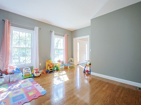 53 Russell St, Marlborough MA 01752
