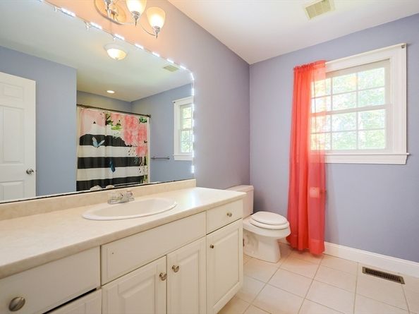 53 Russell St, Marlborough MA 01752