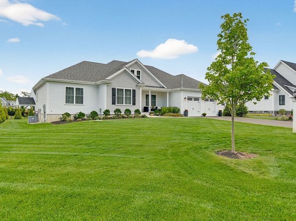 10 Shagbark Cir, Mattapoisett MA 02739