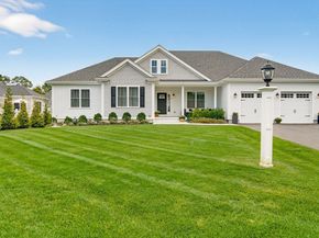 10 Shagbark Cir, Mattapoisett MA 02739