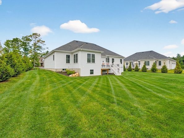10 Shagbark Cir, Mattapoisett MA 02739