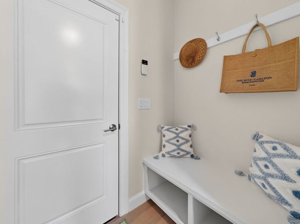 10 Shagbark Cir, Mattapoisett MA 02739