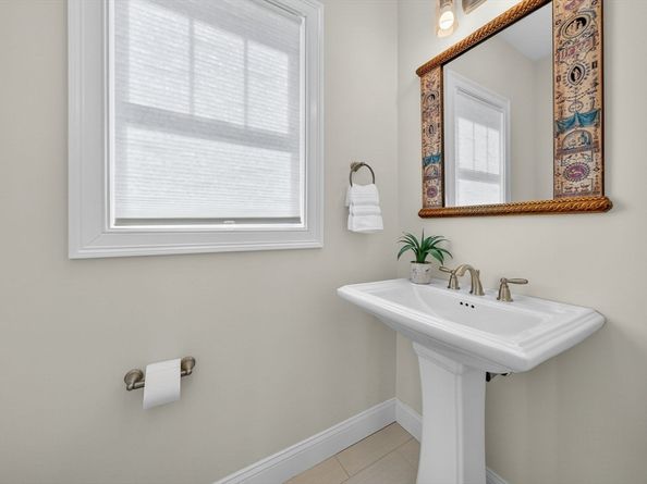 10 Shagbark Cir, Mattapoisett MA 02739