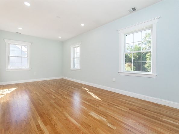 11 Rockwell Ave, Milton MA 02186