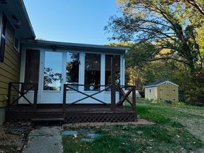 201 Prescott Rd, Northbridge MA 01588