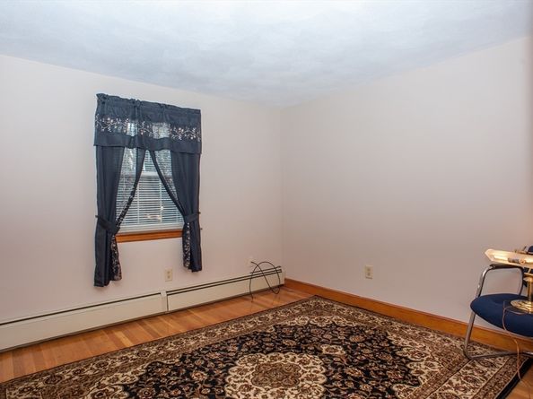 201 Prescott Rd, Northbridge MA 01588