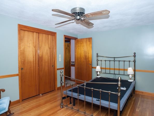 201 Prescott Rd, Northbridge MA 01588