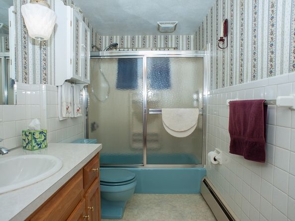 201 Prescott Rd, Northbridge MA 01588