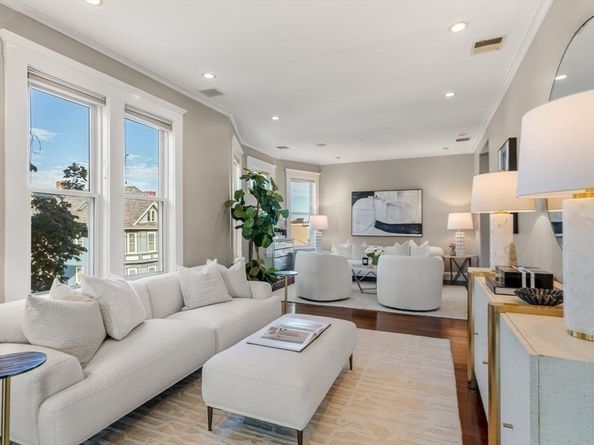 2 Pleasant Street 3, Boston MA 02125