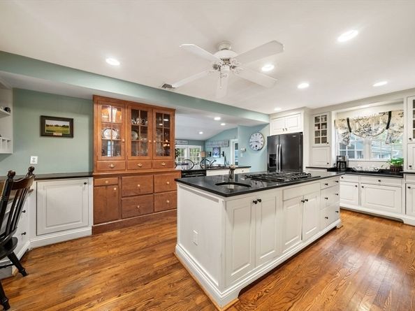 3 Burnham Rd, Dover MA 02030