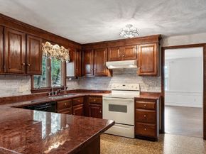 16 Minehan Ln, Marlborough MA 01752