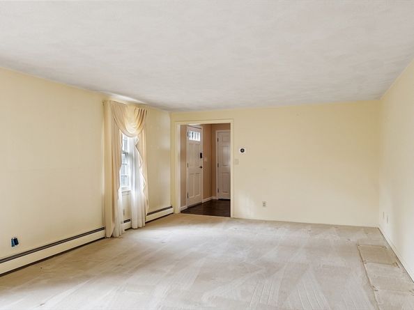 16 Minehan Ln, Marlborough MA 01752