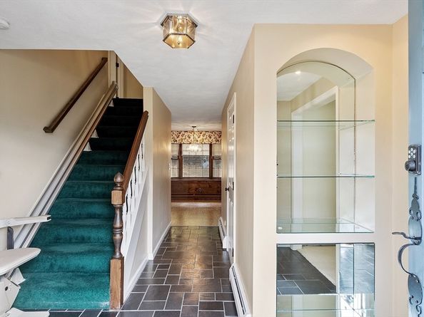 16 Minehan Ln, Marlborough MA 01752