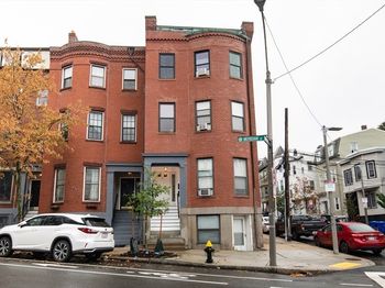 6 Monmouth Street