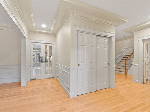 9 Garland Rd, Lincoln MA 01773