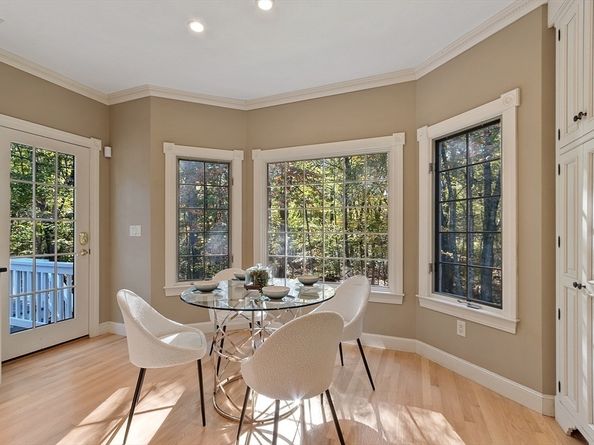 9 Garland Rd, Lincoln MA 01773