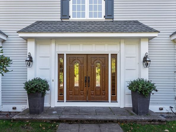 9 Garland Rd, Lincoln MA 01773