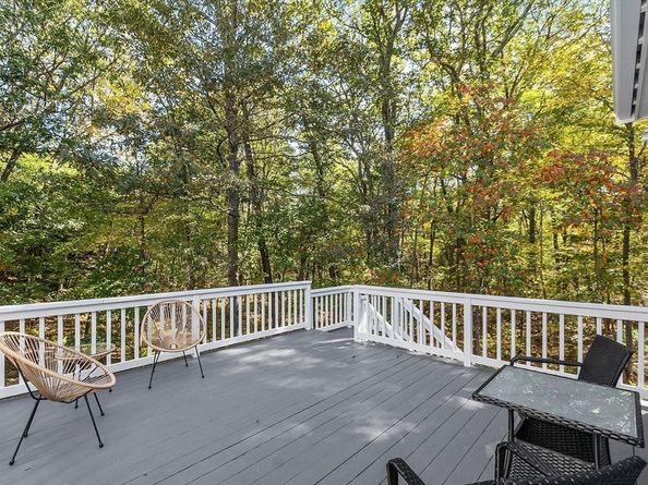 9 Garland Rd, Lincoln MA 01773