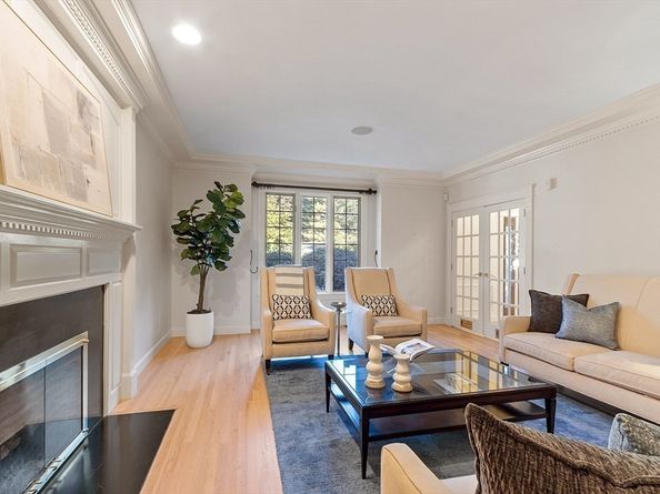 9 Garland Rd, Lincoln MA 01773