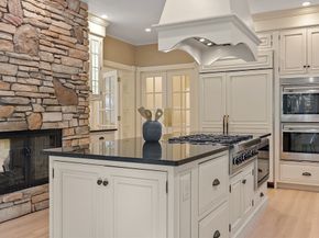 9 Garland Rd, Lincoln MA 01773