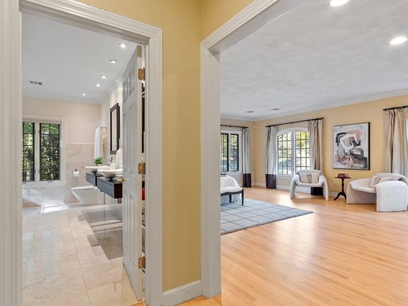 9 Garland Rd, Lincoln MA 01773