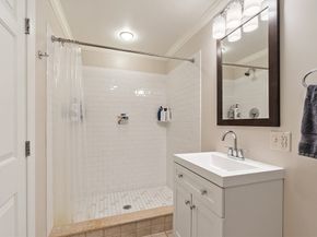 9 Garland Rd, Lincoln MA 01773