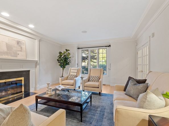 9 Garland Rd, Lincoln MA 01773