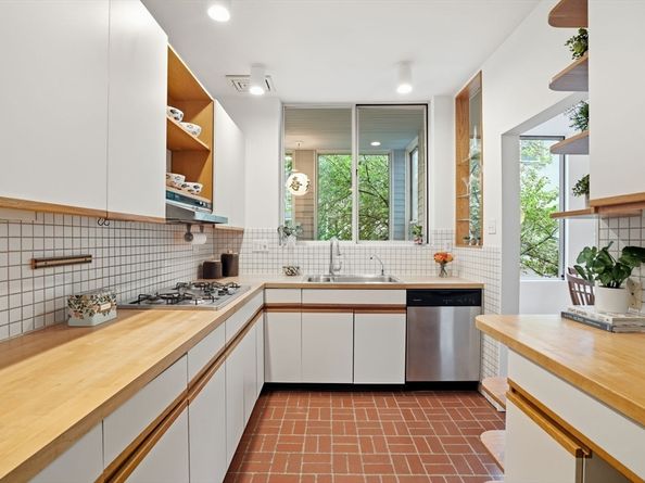 14 Chauncy St 4, Cambridge MA 02138