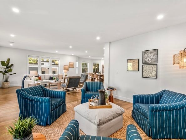 188 Mason Ter 188, Brookline MA 02446