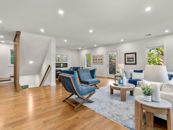 188 Mason Ter 188, Brookline MA 02446