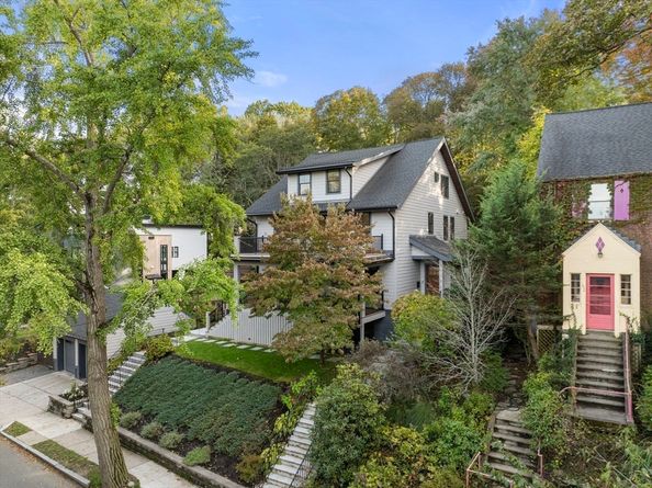 188 Mason Ter 188, Brookline MA 02446
