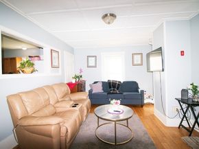 302 Pleasant St, Leominster MA 01453
