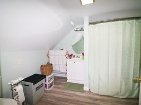 302 Pleasant St, Leominster MA 01453