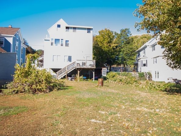302 Pleasant St, Leominster MA 01453