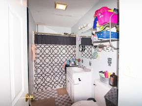 302 Pleasant St, Leominster MA 01453