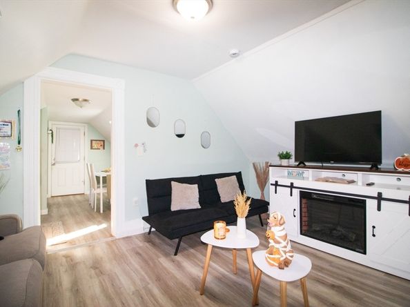 302 Pleasant St, Leominster MA 01453