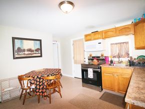 302 Pleasant St, Leominster MA 01453