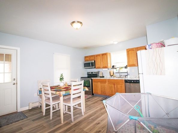 302 Pleasant St, Leominster MA 01453
