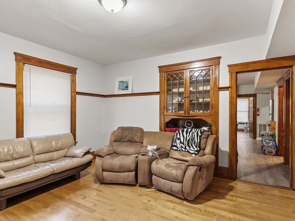 12 Windsor Street, Worcester MA 01605